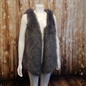 Kensie gray faux fur shag vest